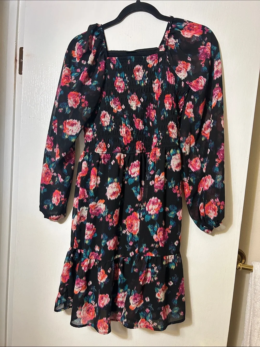 Girls' XXL (16/18) Black Floral Long-Sleeve Smocked Dress